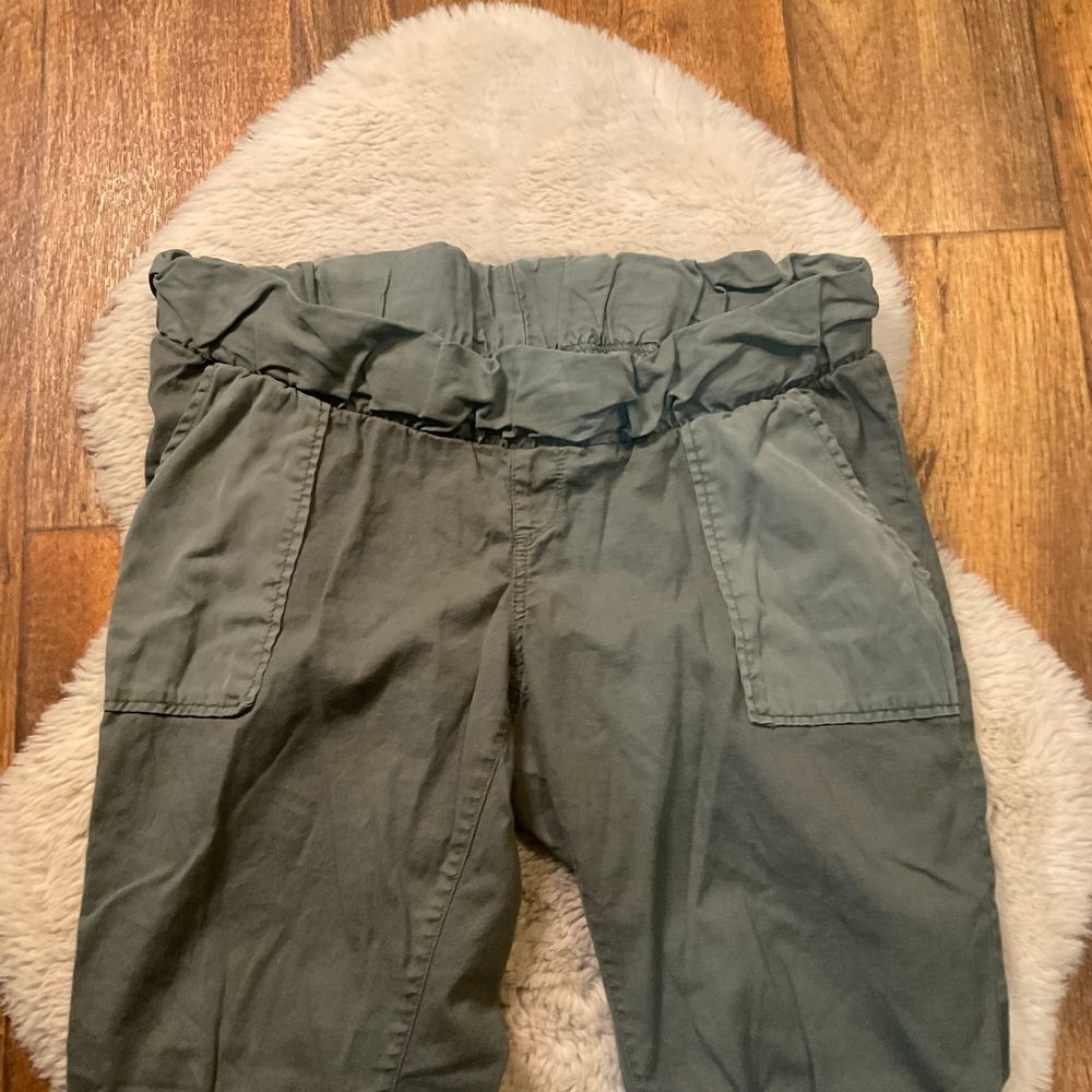 A Pea In The Pod Pants Maternity Size Large Green Jogger‎ Cropped Cargo - Picture 2 of 11